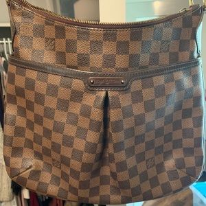 cross body authentic Louis Vuitton